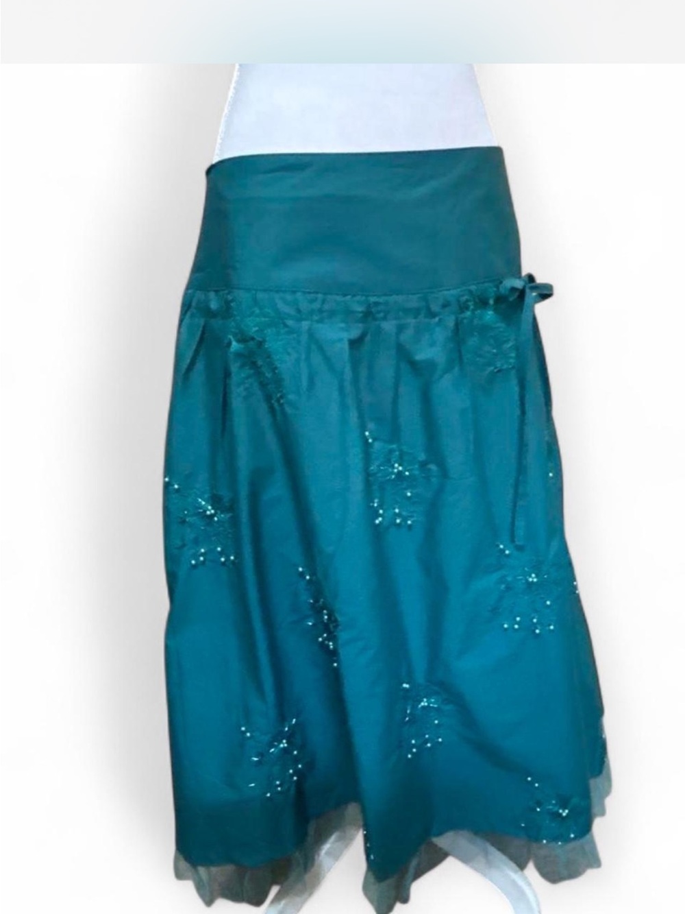 J2D Teal Beaded Floral Skirt — Deadstock
Vintage Pure Silk, Size L cottagecore